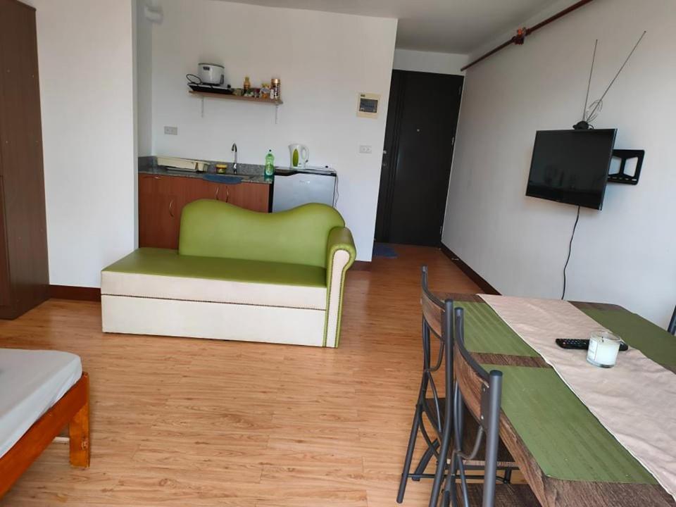 Huge Studio @ Arezzo Place Davao Condominium Εξωτερικό φωτογραφία