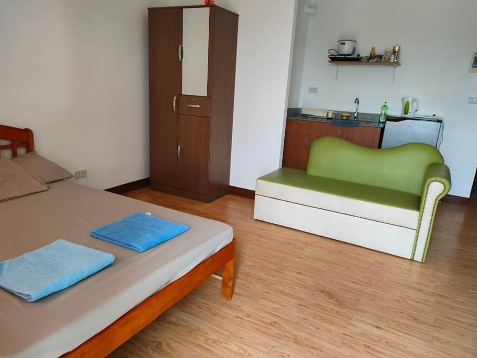 Huge Studio @ Arezzo Place Davao Condominium Εξωτερικό φωτογραφία
